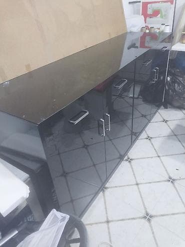 şkaf: Qara parlaq səthli çoxbölməli şkaf - Rəng: qara, güzgü effektli — 1