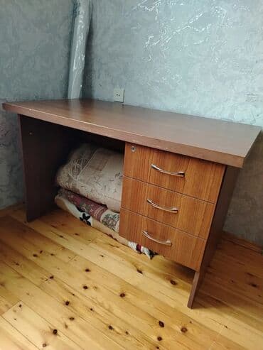i̇şlənmiş mebellər: Ofis masasi — 2