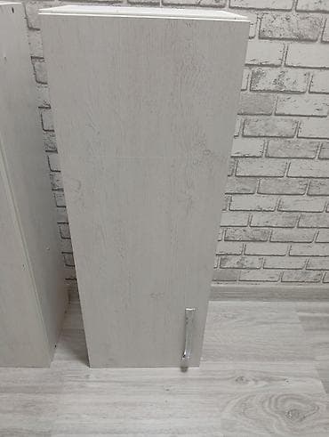 Açıq rəngli (ağ palıd tonlarında) şaquli asma dolablar – 2 ədəd — 3