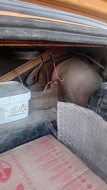 bmw e60 qiyməti: VAZ 2101 (“Jiquli”) sedan - Kuzov: 4 qapılı, narıncı rəng, xrom ön və — 5