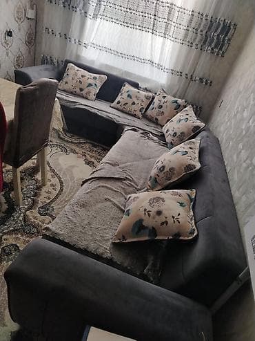 Kunc divan satilir 420azn. Acilir bazalidir. Madeyradan alinib. Unvan