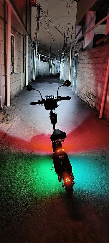 suktur: İşlənmiş Elektrik samokat 10", 751 - 1000 Vt, > 45 km/s — 2