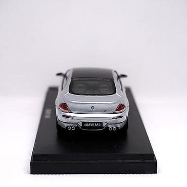 gumuşdur: BMW M6 modeli • İstehsalçı - Kyosho • Ölçü: 1/43 • Material: Metal — 5