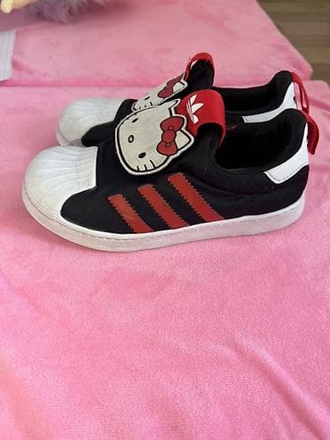 krosofka: Rəng - Qara Krossovkalar, Adidas, Ölçü: 31, Qız üçün — 2