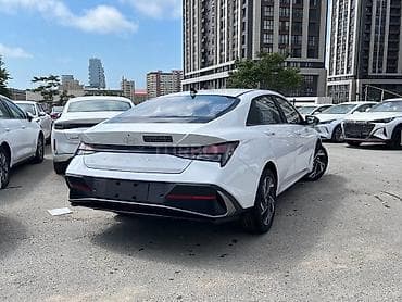 Hyundai Elantra: 1.5 л | 2026 г. Седан