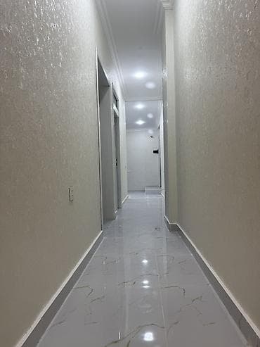 berde ev: Bakı, 20-ci sahə, 3 otaqlı, Köhnə tikili, m. Elmlər Akademiyası, 85 kv. m — 5