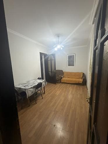 1 otaqlı mənzil – geniş zal və ayrıca mətbəx - Plan: 1 otaq, ayrı