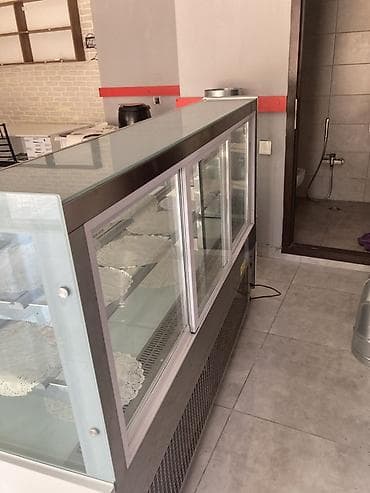 Şirniyyat/pastane üçün soyuducu vitrin - Üçqat şüşəli, ön tərəfdən — 2