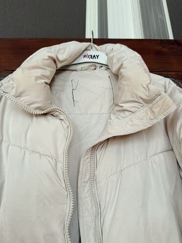 qadınlar üçün zamşa gödəkçələr: Stradivarius — 1