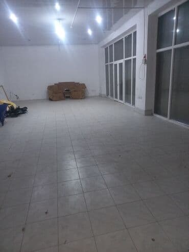 İcarəyə uyğun geniş komersiya sahəsi üçün obyekt. Aylıq350azn. 055