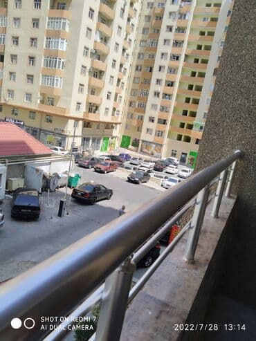 rəngli şar şəkilləri: Balkon ücün perilaların yıgılması hər rəngi var — 3