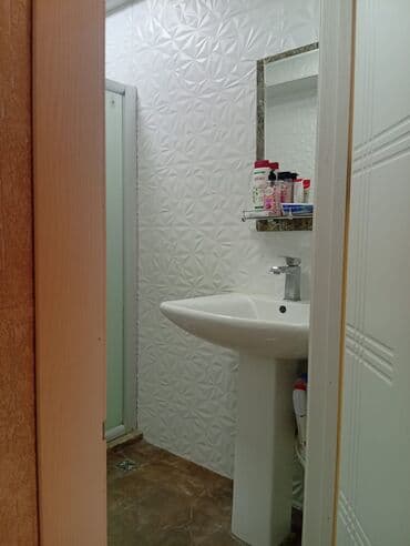 Bağ evləri: 1 nefer tələbə otaq yoldaşı xanım axtarırıq. Mənzil tam təmirli, bütün — 4