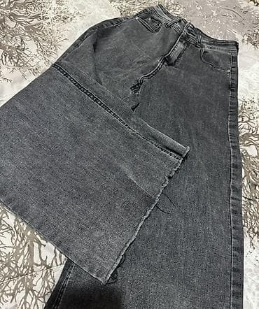 off white duks: Qadın üçün geniş kəsimli cins şalvar

Джинсы женские размер S — 1