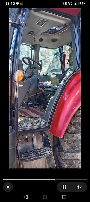 vaz sukanı: YTO NLX1404 təkərli traktor - Güclü təsərrüfat işləri üçün 4x4 təkər — 2