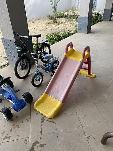 Usaq ucun velosipedler ve surusken. Hamisi birlikde 60 manat — 2