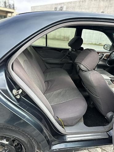 teker 16: Mercedes-Benz E-Class: 2.2 l | 1999 il Sedan — 10