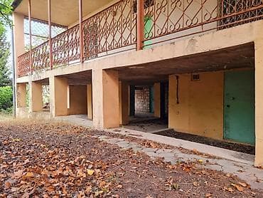 bineqedi heyet evi: 23 sot. Bilgeh 16 ci dalan. 500 min. Su quyusu var 180 kvadrat kohne — 3