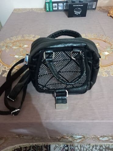 qadin ucun pul qablari: Bel çantası — 1