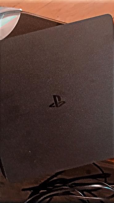 playstation lombard: PlayStation 4 Slim konsolu + DualShock 4 gamepad - Model: PS4 Slim — 4