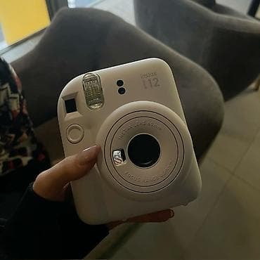 e reader: Fujifilm Instax Mini 12 instant fotoaparat - Kompakt və yüngül — 1