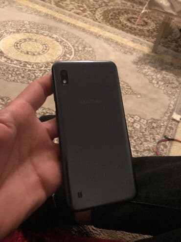 berde telefonlar: Samsung A10e, 32 GB, rəng - Qara, İki sim kartlı — 3