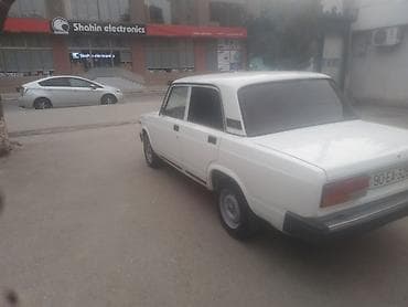 Model: Lada 2107 (VAZ 2107) Kuzov: sedan, 4 qapı Rəng: ağ Nömrə