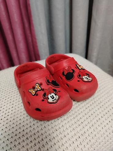 taxta altlıqlı sabo: Uşaq üçün rezin kloks – qırmızı rəngdə - Naxış: cizgi personajı — 1