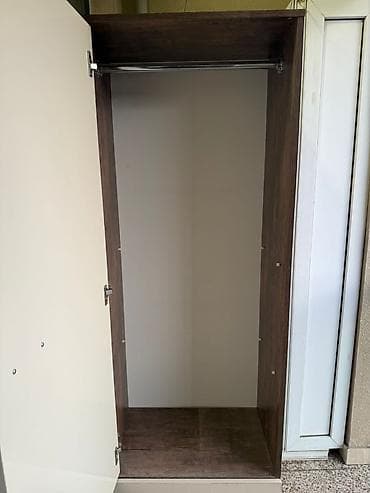 metbext dolabi: Ağ rəngli iki qapılı paltar dolabı - Minimalist dizayn, ağ korpus və — 4