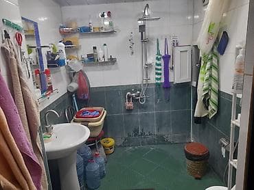 qurtulus 93 de satilan evler: Bakı, 3 otaqlı, Köhnə tikili, 55 kv. m — 3