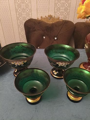 2 meyvə qabı və 2 qafet qabi 4 ədədi 100 manatı