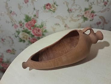 qoz lepesi: Əl istehsalı torpaqdan hazırlanmış dekorativ amfora formalı qab - — 2