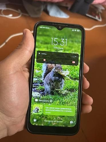 ronin s: Smartfon – damcı formalı ön kamera çıxıntısı olan tam ekran. - Ekran — 1