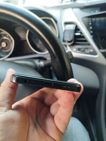 İnformatika: Infinix Hot 30 Play, 128 GB, rəng - Qara, Sensor — 2