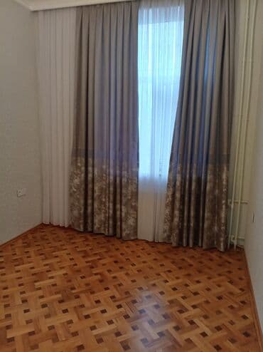 obyek satilir: 1 - məhəllə 4/2 - mərtəbəsində 3 otaq yil qrağı kombisi var polı — 3