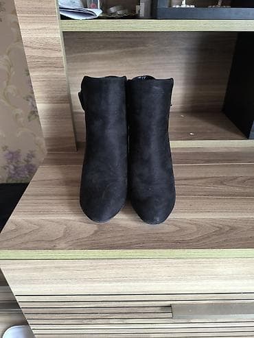 батинка: Qadın botları – qara rəng - Model: qısa boğaz, klassik siluet - — 2