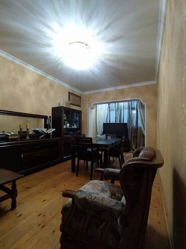 ağ şeher evler: Bakı, 3 otaqlı, Köhnə tikili, m. Neftçilər, 90 kv. m — 1