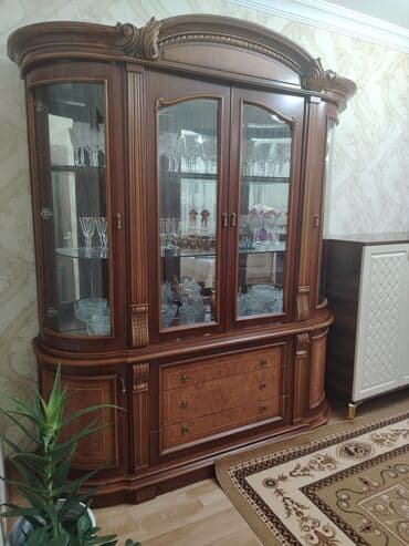 вешалка для одежды из дерева: Стеклянная витрина-шкаф, Б/у, Самовывоз — 1