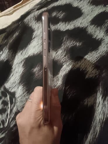 телефоны fly cirrus 7: Telefon yenidir qeydiyyat olunub heç bir roboem filan yoxdu. Model — 4