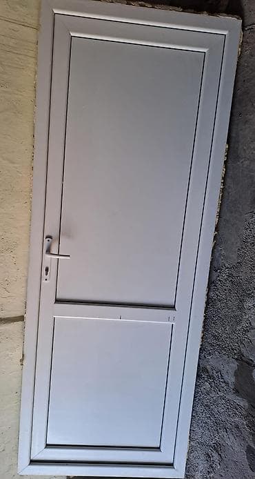 seyfi qapi: Ağ rəngdə PVC qapı 90-230 (olcu) - Material: PVC profilli, ikili panel — 1