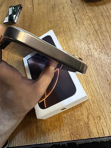 honur 90: IPhone 16 Pro Max, 256 GB, Desert Titanium, Face ID — 5