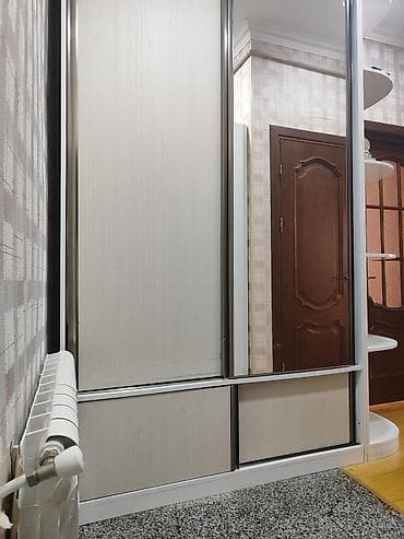 koridor dolabı: Dəhliz üçün şkaf – güzgülü, künc rəfli - Qapılar: 4 sürgülü panel – — 1