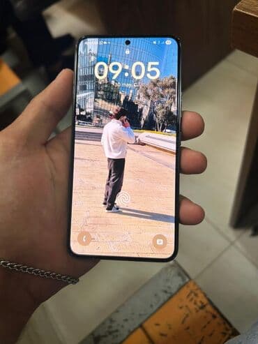 telefon divar kağızları 2022: Samsung Galaxy S22, rəng - Qara, Simsiz şarj — 1