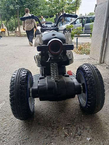 Uşaq elektrik motosikleti – 3 təkərli, ağ/gümüş rəng - Güclü — 3