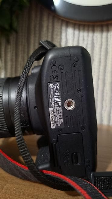Canon EOS 2000D DSLR fotoaparat - Obektiv: Canon Zoom Lens EF‑S lalafo.az -da Canon EOS 2000D DSLR fotoaparat - Obektiv: Canon Zoom Lens EF‑S