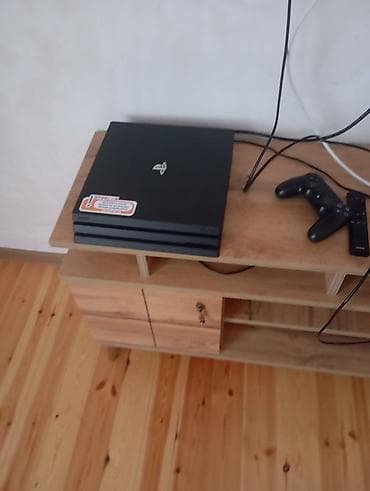 adapt: Sony PlayStation 4 Pro oyun konsolu - Model: PlayStation 4 Pro (PS4 — 1