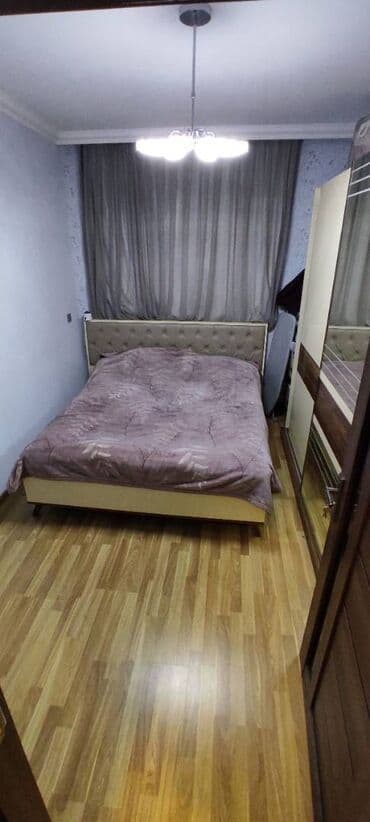 sabunçu qəsəbəsində evlər: Ev yeni təmir olunub. Evdə təxmini 1 ildən az yaşanıb. 5/4 cü mərtıbə — 11