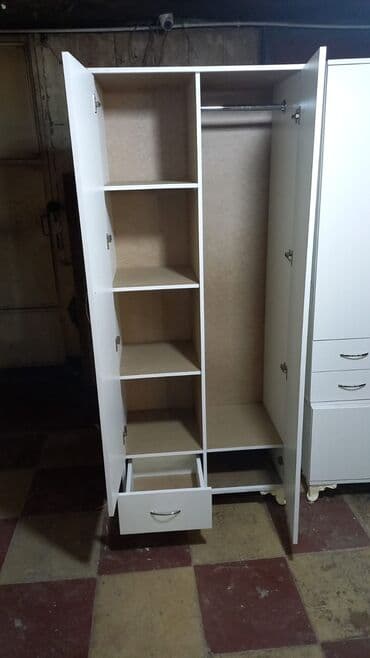 qapilar qiymeti: 100azn başlayan qiymətlər 1 qapi 45eni45derin 190 hündür 2qapi — 11