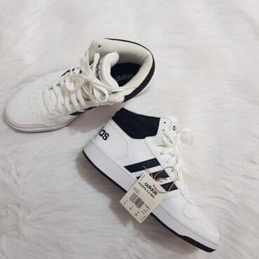 adidas qaçış üçün qadın krossovkaları: Türkiyədən Akasya Avmdən alınıb. Baha qiymətə. 42 razmer. 200 aznə — 4