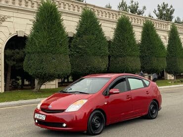 diskler r17: Toyota Prius (ikinci nəsil) – hibrid hetçbek - Rəng: qırmızı - Kuzov — 3
