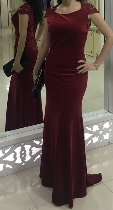 Платье вечернее. Очень удобное в богатом темно красном ( бордовом)